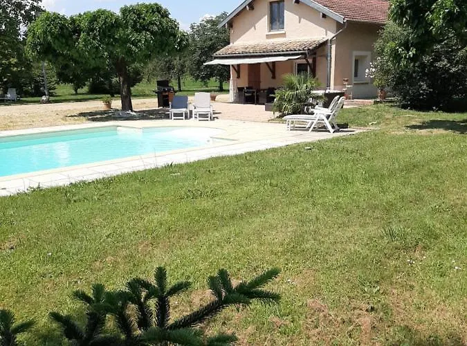 Gite A La Campagne Avec Piscine
