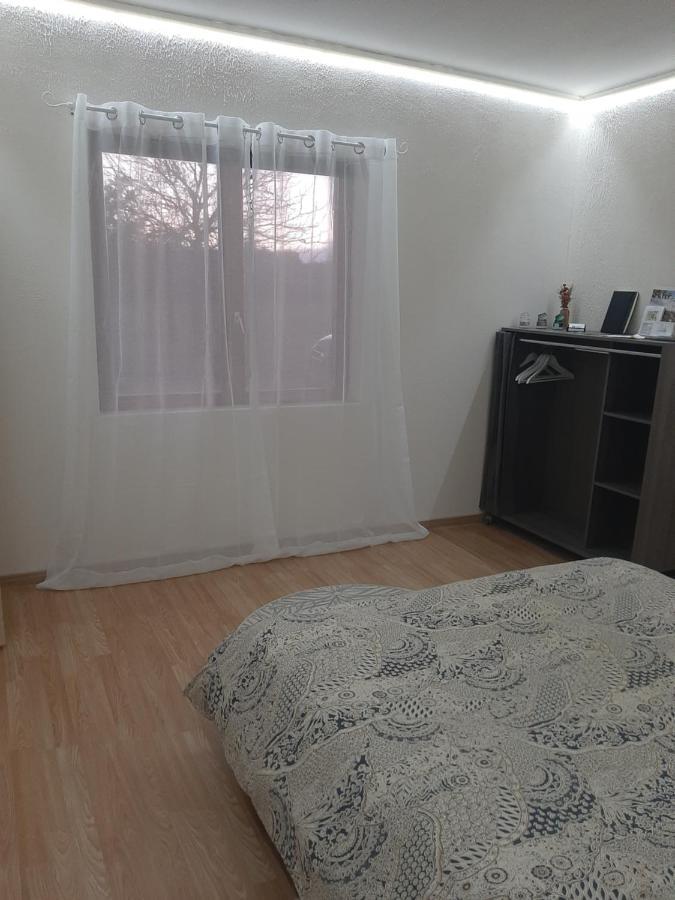 Apartment A La Campagne Avec Piscine